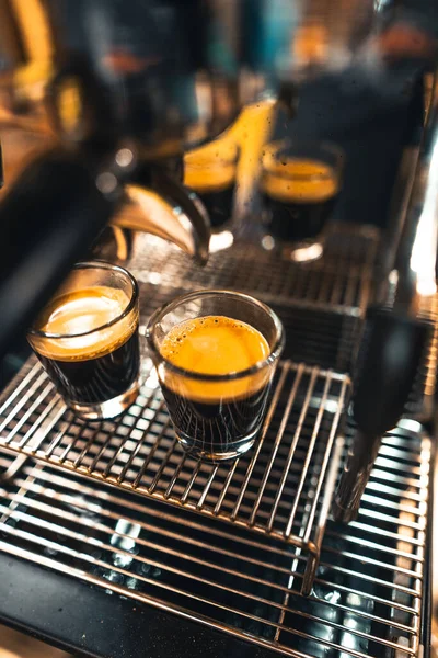 Espresso Dans Une Tasse Une Machine Maison Café Dans Une — Photo