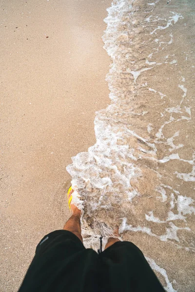 Praia Ilha Dia Chuvoso Ondas Mar — Fotografia de Stock