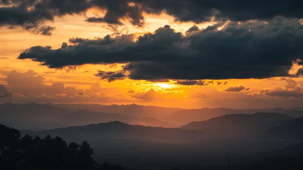 Pôr Sol Montanha Verão Hora Ouro — Fotografia de Stock