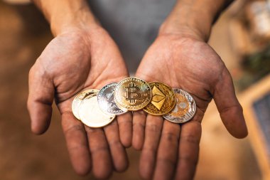 Şifreli para birimi için kripto altın bitcoin resmi