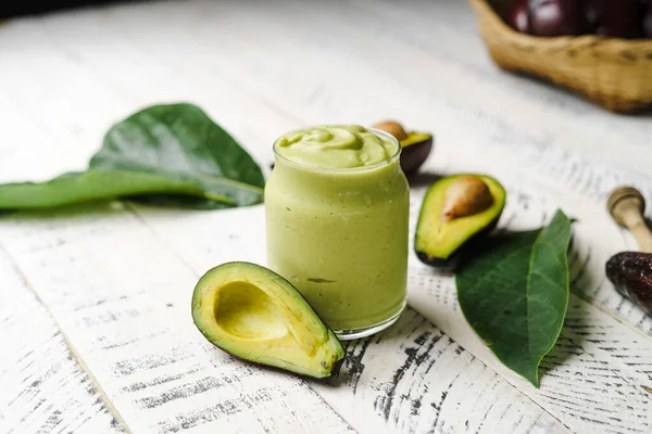 Aguacate Espinacas Batido Verde Alimentos Sanos Fondo Blanco —  Fotos de Stock