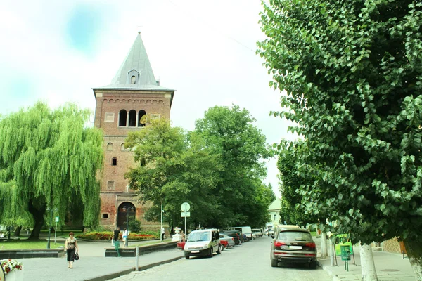 Klokkentoren van de katholieke kerk van St. Bartholomeus — Stockfoto