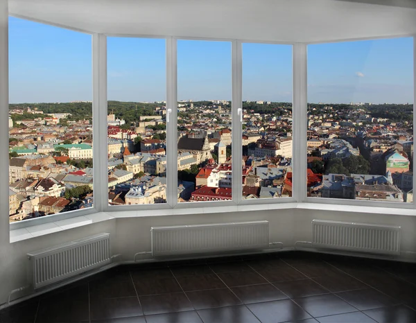 Moderní okna s výhledem na Lvova shora — Stock fotografie