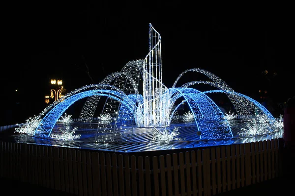Beautiful Blue Lights New Year Holidays Night Bright Fountain Darkness — Stock Photo, Image