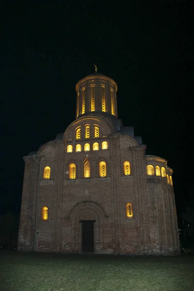 Hermosa Iglesia Pyatnitskaya Chernihiv Iluminado Por Noche Iglesia Con Ventanas —  Fotos de Stock