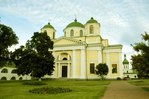 Architektura klasztoru w Nowogród severskyi — Zdjęcie stockowe