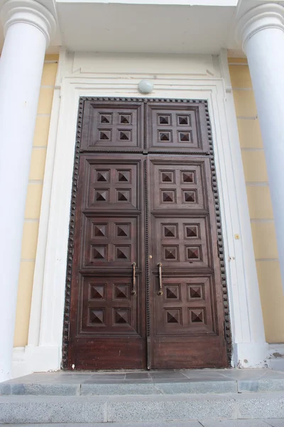 Massive church doors — Stock Photo, Image