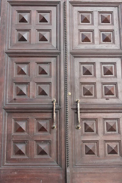 Massive church doors — Stock Photo, Image