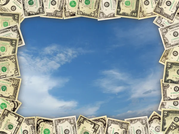 Rahmen aus den Dollars am blauen Himmel — Stockfoto