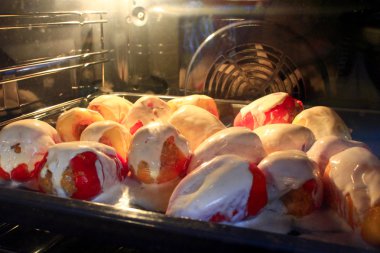 fırında pişirme kırmızı biber dolması