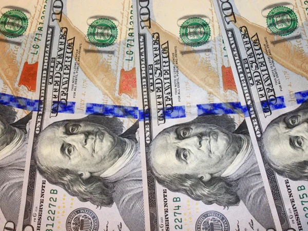 Billet de banque à cent dollars avec l'image du président — Photo