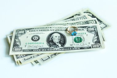 izole dolarlık banknotlar