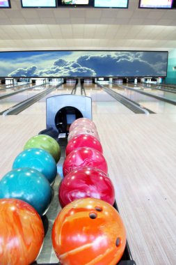 bowling salonu, bowling topları
