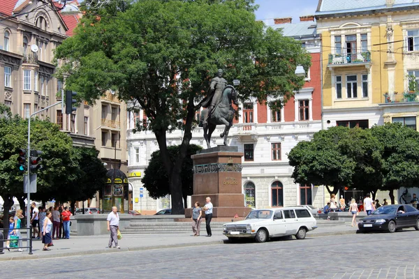 Monument van daniel van Galicië in lviv stad — Stockfoto