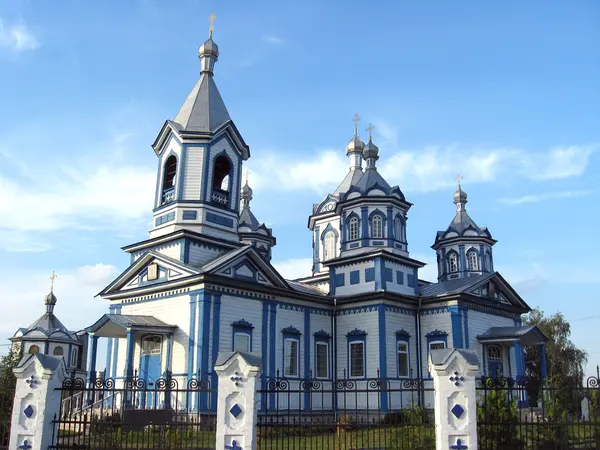 Schöne slawische Kirche — Stockfoto