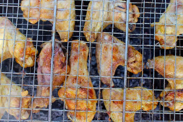 Grillen aus Hühnerfleisch — Stockfoto