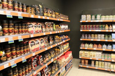 bir sürü çeşit kahve dükkanı