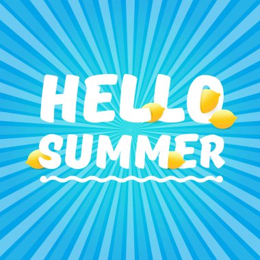Vector Hello Summer Beach Party Flyer tasarım şablonu. Mavi gökyüzü üzerinde hafif arkaplan ışınlarıyla taze limon. Merhaba yaz konsepti etiketi veya portakal meyveli poster ve tipografik metin.