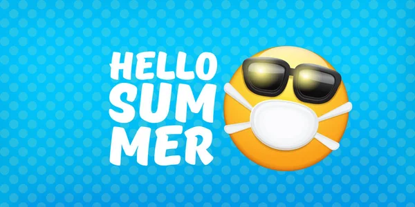 Hello summer concept с желтой маской для защиты рта и солнцезащитными очками, изолированными на синем баннере. Вектор Hello summer poster or flyer with emoji — стоковый вектор