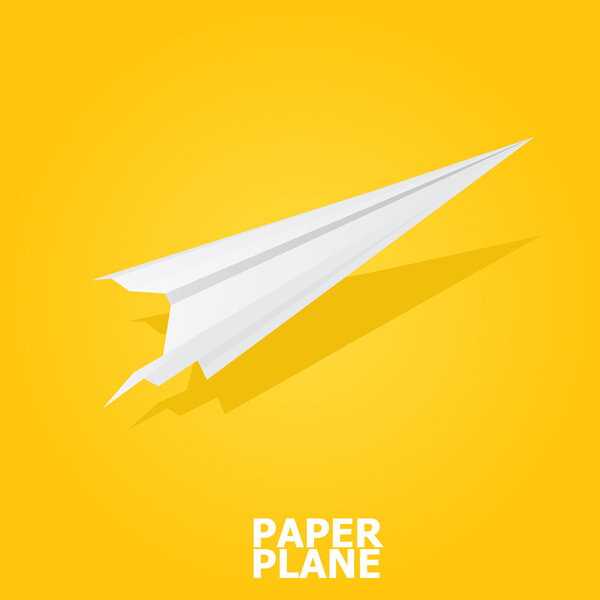 бумажный самолет в небе
