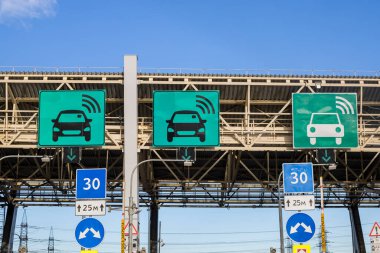 Bilet ücretli yol üzerinden yapılan seyahatin ödemesi.