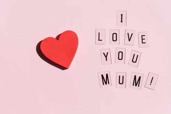 Greeting card for Mothers Day on pink background. I love mother, mum text, Holiday concept.love, happy mothers day, good family. copy space — Stock Photo, Image