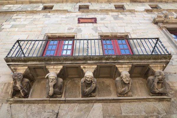 Сервера (Каталония, Испания): исторический дворец — стоковое фото
