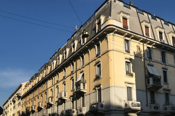 Miláno (Itálie), obytné budovy — Stock fotografie