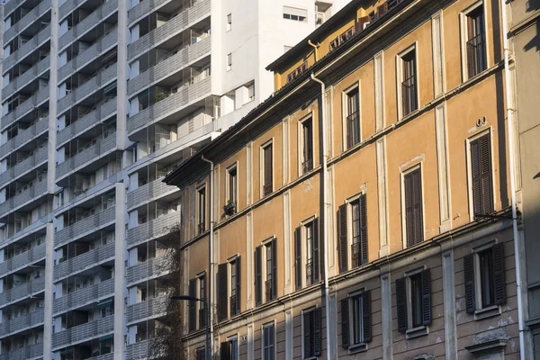 Milan (Italy): residential buildings — Stock Photo, Image