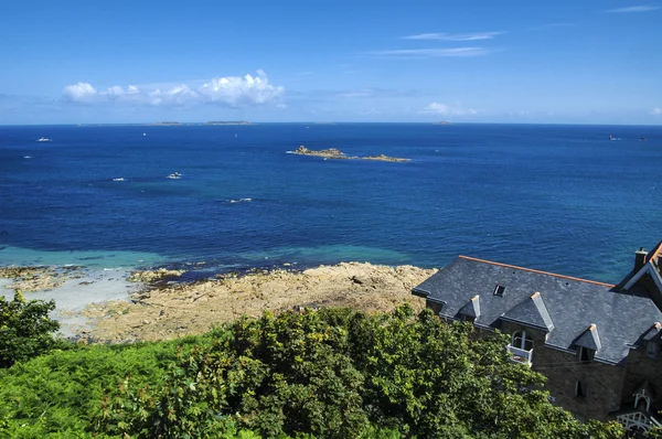 Perros-Guirec (Bretanha, França): costa — Fotografia de Stock