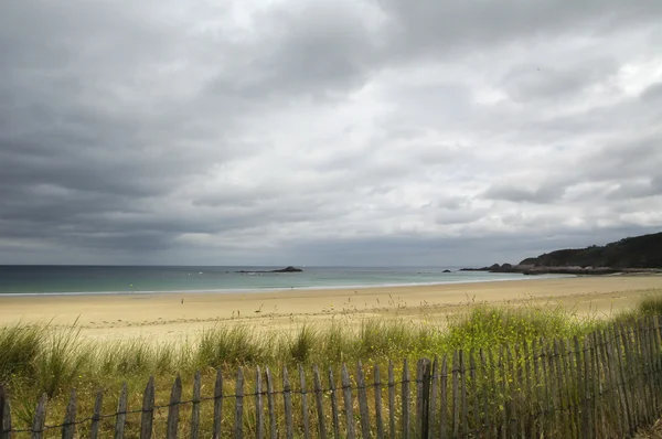 Sables-d 'Or-les-Pins (Brittany, França): a praia — Fotografia de Stock