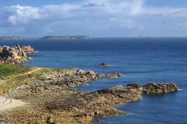Ploumanach (Brittany) and Atlantic ocean — Stock Photo, Image