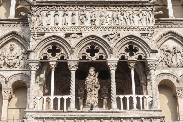 Ferraran katedraali (Italia ) — kuvapankkivalokuva