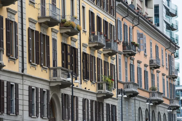 Milano (Italien), gamla bostadshus — Stockfoto