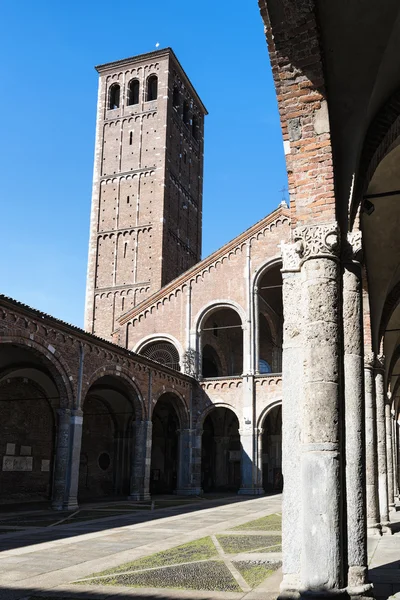 Milan: Sant'Ambrogio kilise