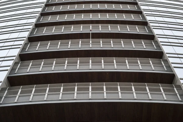 ミラノ、近代的な Aulenti 正方形の建物 — ストック写真