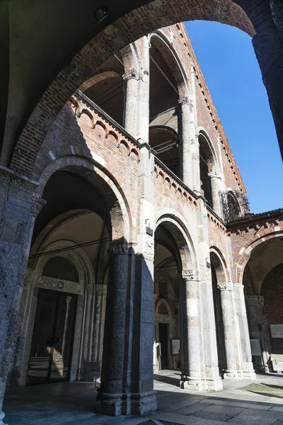 Milano: Chiesa di Sant'Ambrogio — Foto Stock