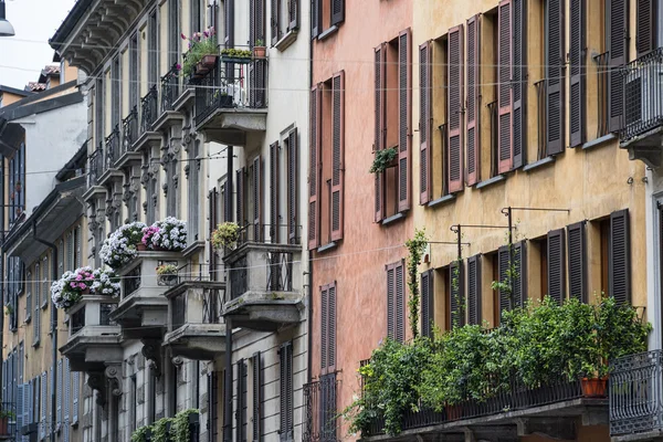 Milano (Italien), gamla bostadshus — Stockfoto