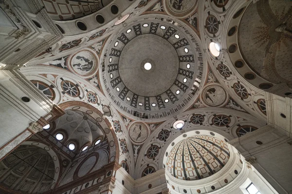 Interior of Santa Maria delle Grazie in Milan — Stock Photo, Image