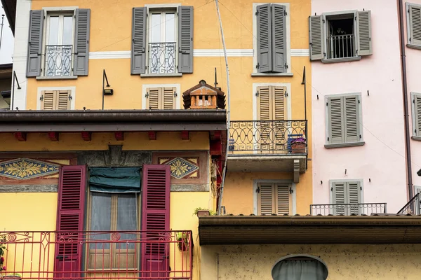 Lovere (Bergamo, Włochy), zabytkowy plac — Zdjęcie stockowe