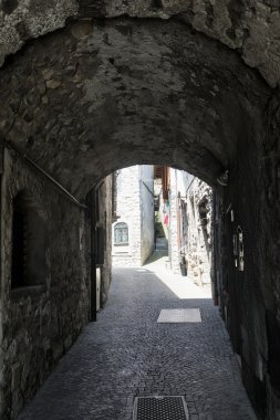 Iseo Gölü boyunca Riva di Solto