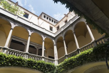 Barcelona (İspanya): tarihi avlu