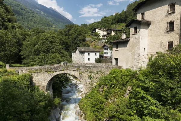 Bregaglia (Graubunden, İsviçre): eski köy — Stok fotoğraf