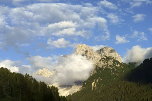 Bergslandskap Sommaren Längs Vägen Till Forcella Staulanza Vid Selva Cadore — Stockfoto