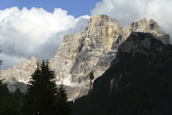 Bergslandskap Sommaren Längs Vägen Till Forcella Staulanza Vid Selva Cadore — Stockfoto