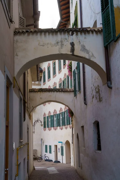 Tarihsel Merano Bolzano Trentino Alto Adige Talya Kemerli Bir Sokak — Stok fotoğraf