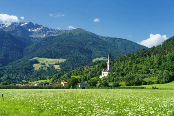 Paisagem Montanhosa Longo Estrada Glorenza Prato Allo Stelvio Província Bolzano — Fotografia de Stock