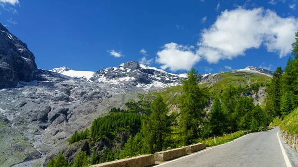 Talya Nın Trentino Alto Adige Bölgesindeki Stelvio Geçidi Boyunca Uzanan — Stok fotoğraf