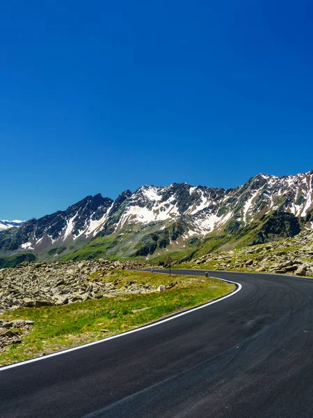 Passo Gavia Prowincja Brescia Lombardia Włochy Letni Krajobraz Wzdłuż Przełęczy — Zdjęcie stockowe