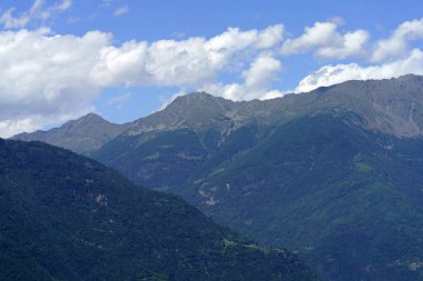 Yaz aylarında İtalya 'nın Lombardy eyaletindeki Sondrio eyaletinde